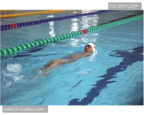 足球明星与游泳冠军的传奇对决与友谊碰撞揭示体育精神的无限魅力